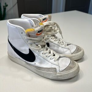 ⚜️ Nike Blazer Mid ‘77 size 7